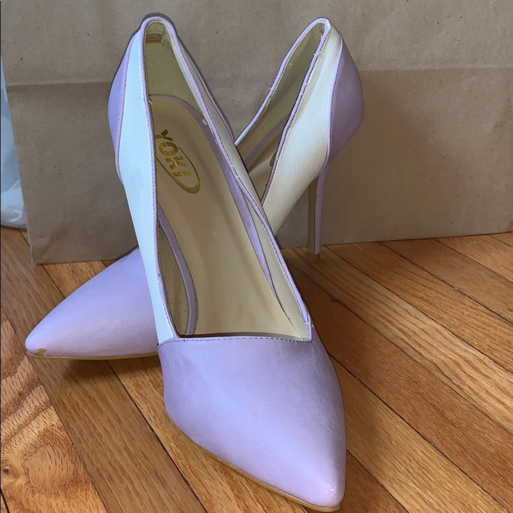 Asymmetrical, Two-toned pumps size 10-11